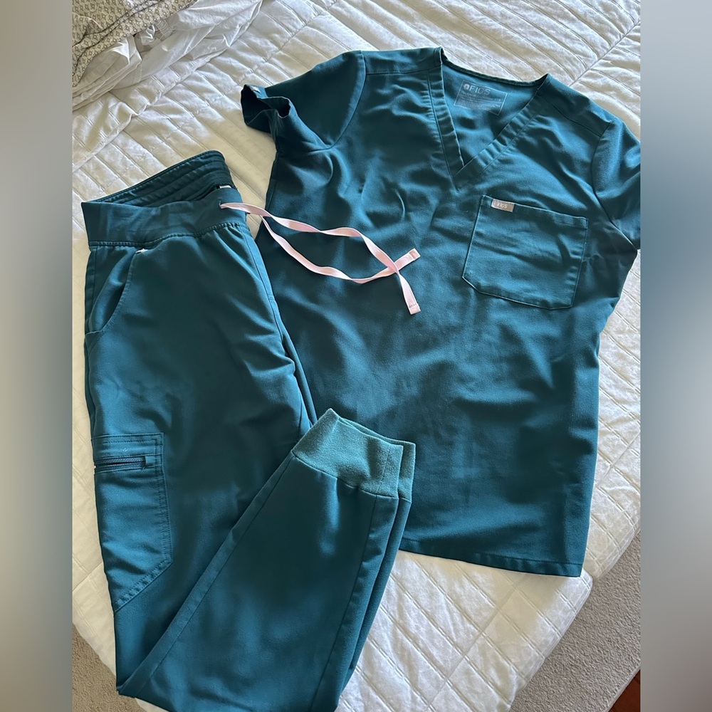 Figs Caribbean Blue Scrubs set size S/M